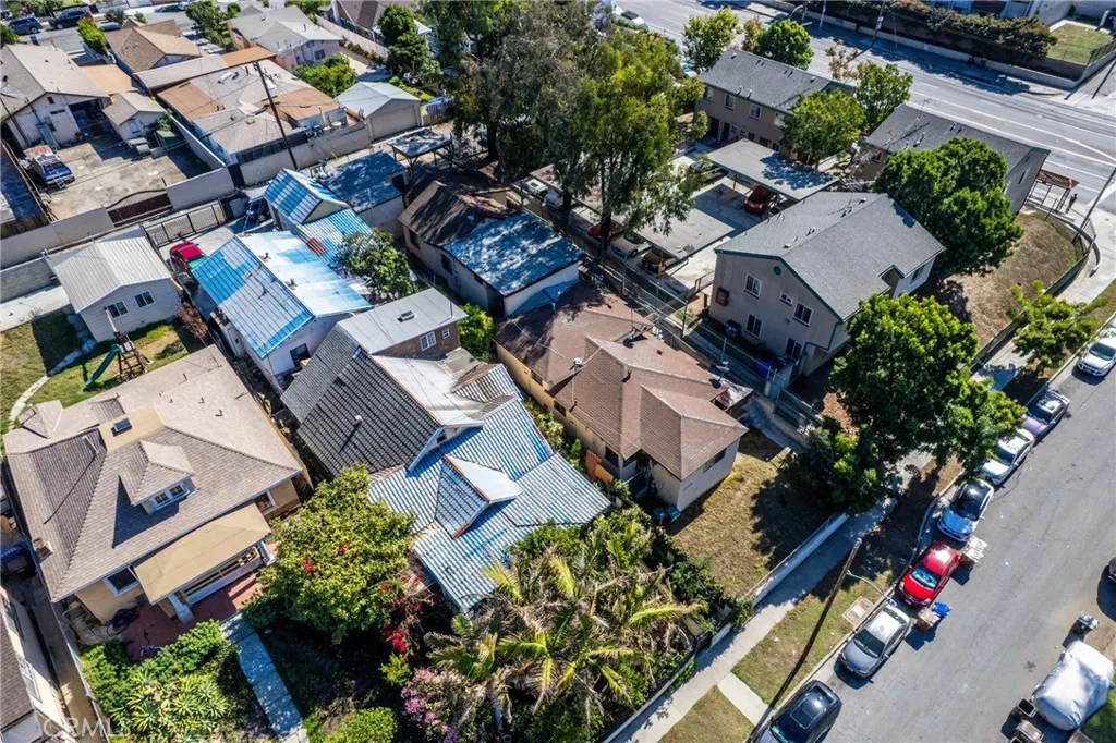 11242 S Budlong, Los Angeles, California 90044 home-pic-8